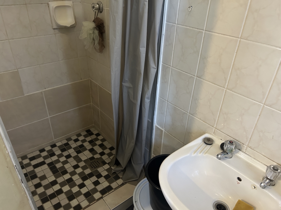 To Let 1 Bedroom Property for Rent in Oakglen Western Cape